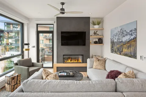 $4,750,000 | 119 Wood Road, Unit 401, Snowmass Village, CO 81615