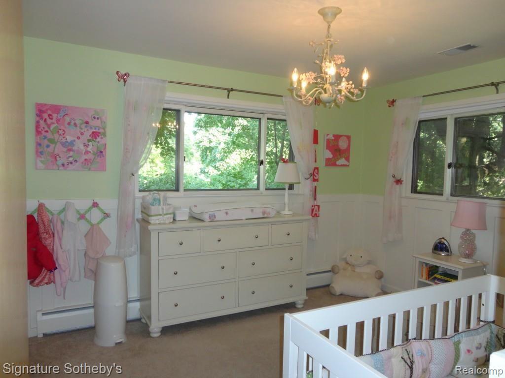 888 Helston Road Bloomfield Hills, MI 48304 - Photo 11 of 16 200.jpg