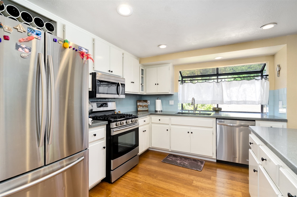 1513 Del Mar Road Oceanside, CA 92057 - Photo 8 of 25 Gallery Image 8