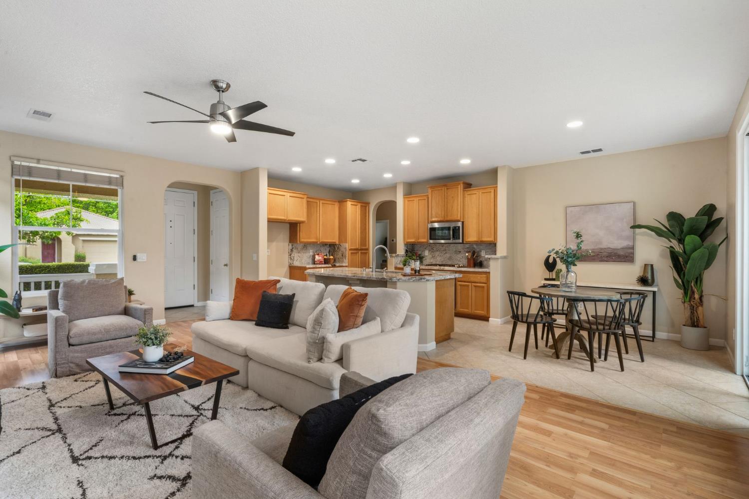 5676 Overleaf Way Sacramento, CA 95835 - Photo 4 of 23