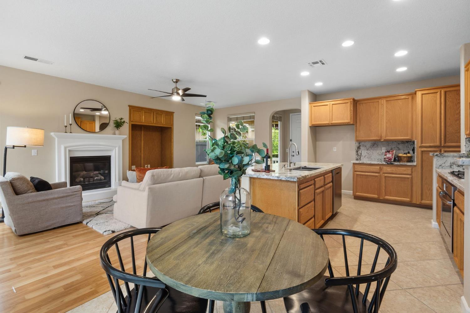 5676 Overleaf Way Sacramento, CA 95835 - Photo 6 of 23