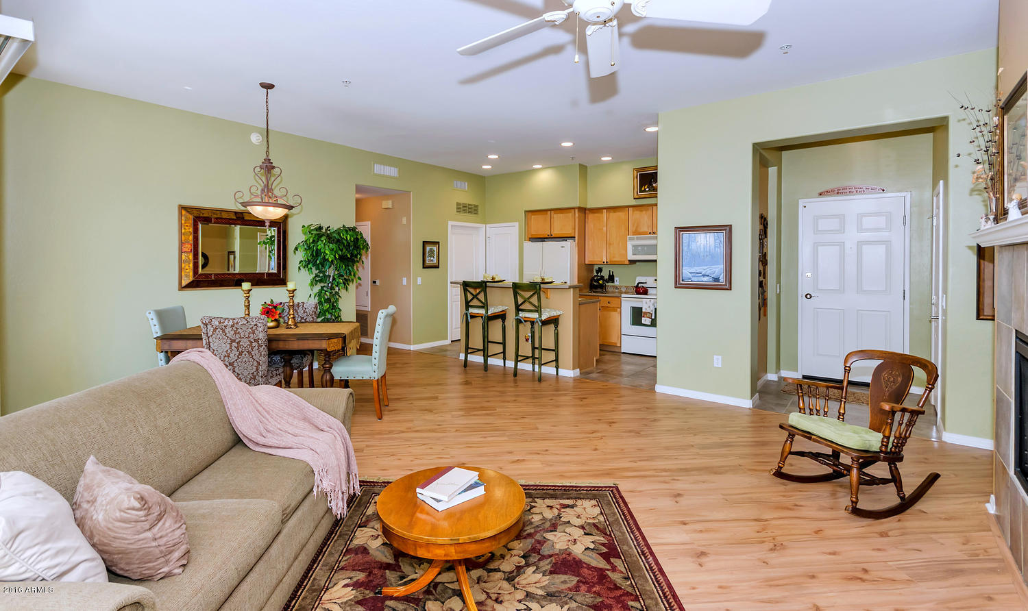 4488 East Thomas Road, Unit 2014 Phoenix, AZ 85018 - Photo 3 of 31 3 - Living and Kitchen