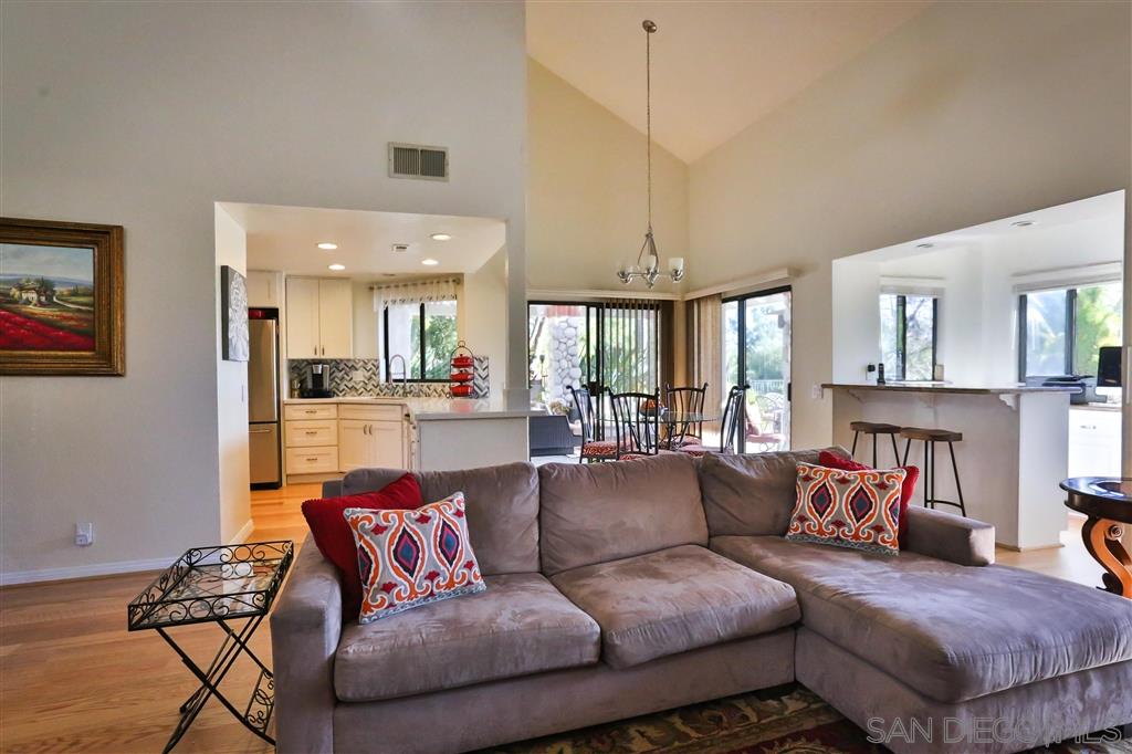 13810 Del Poniente Road Poway, CA 92064 - Photo 4 of 23