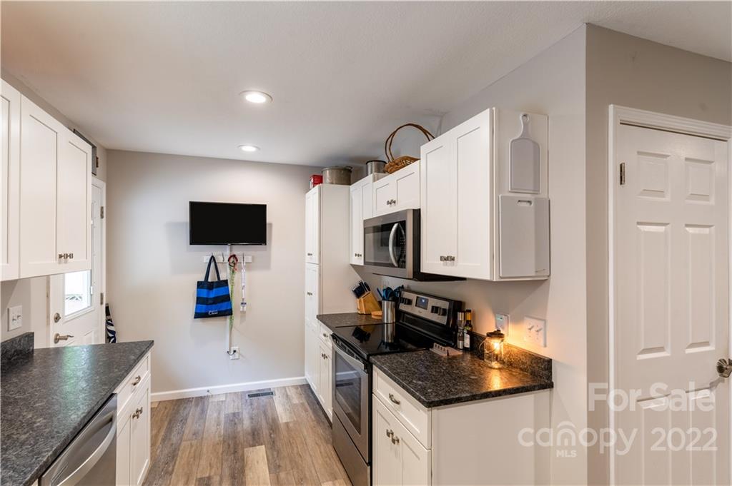 107 Pebblebrook Street Clyde, NC 28721 - Photo 18 of 45 Gallery Image 18