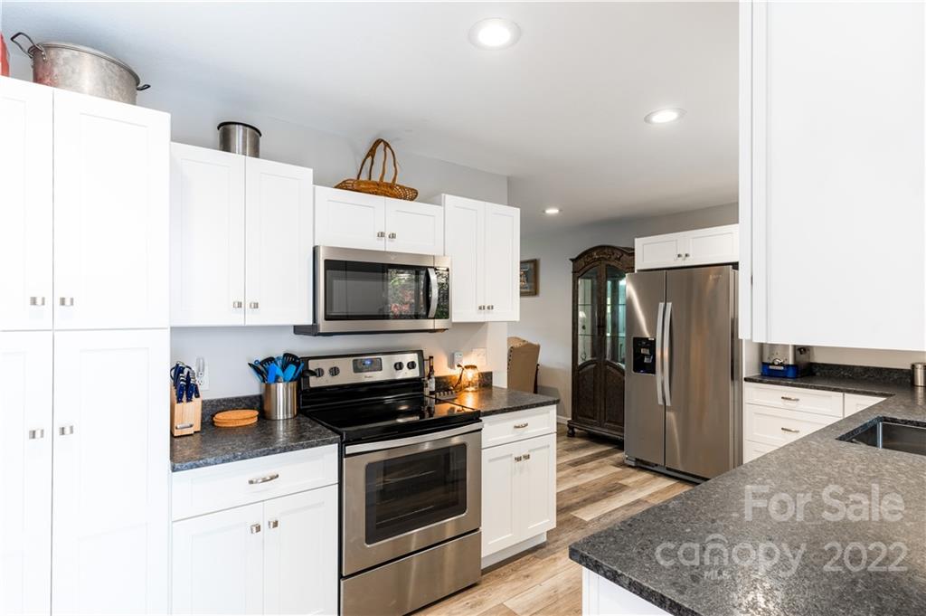 107 Pebblebrook Street Clyde, NC 28721 - Photo 19 of 45 Gallery Image 19