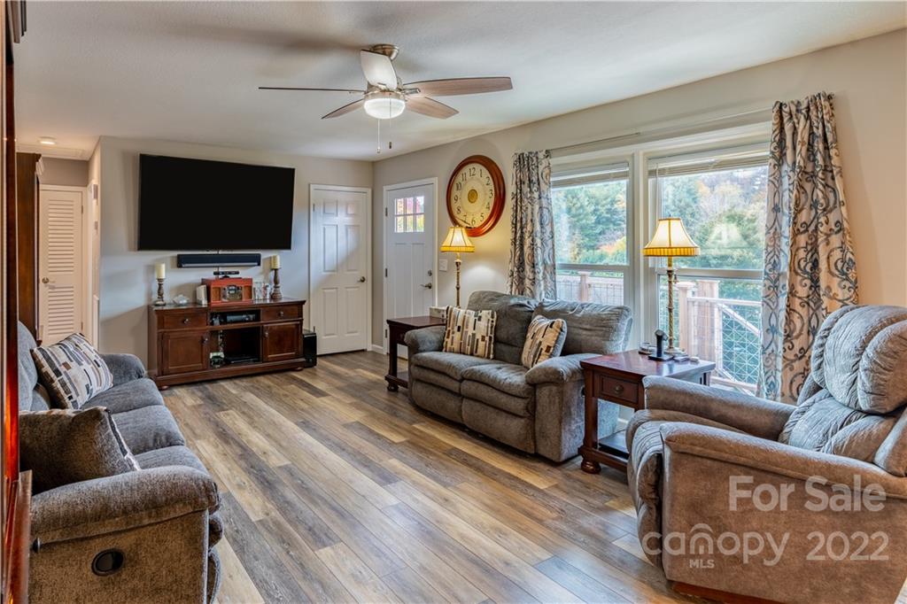 107 Pebblebrook Street Clyde, NC 28721 - Photo 4 of 45 Gallery Image 4
