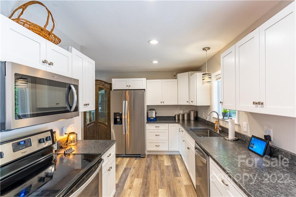 107 Pebblebrook Street Clyde, NC 28721 - Photo 6 of 45 Gallery Image 6