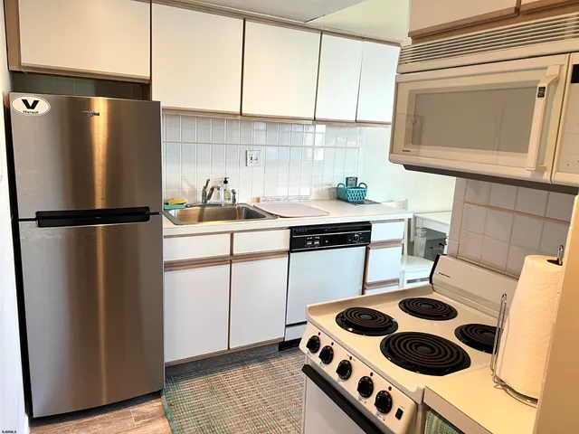 $1,400 | 5300 Boardwalk - Winter Rental, Unit 324, Ventnor City, NJ 08406