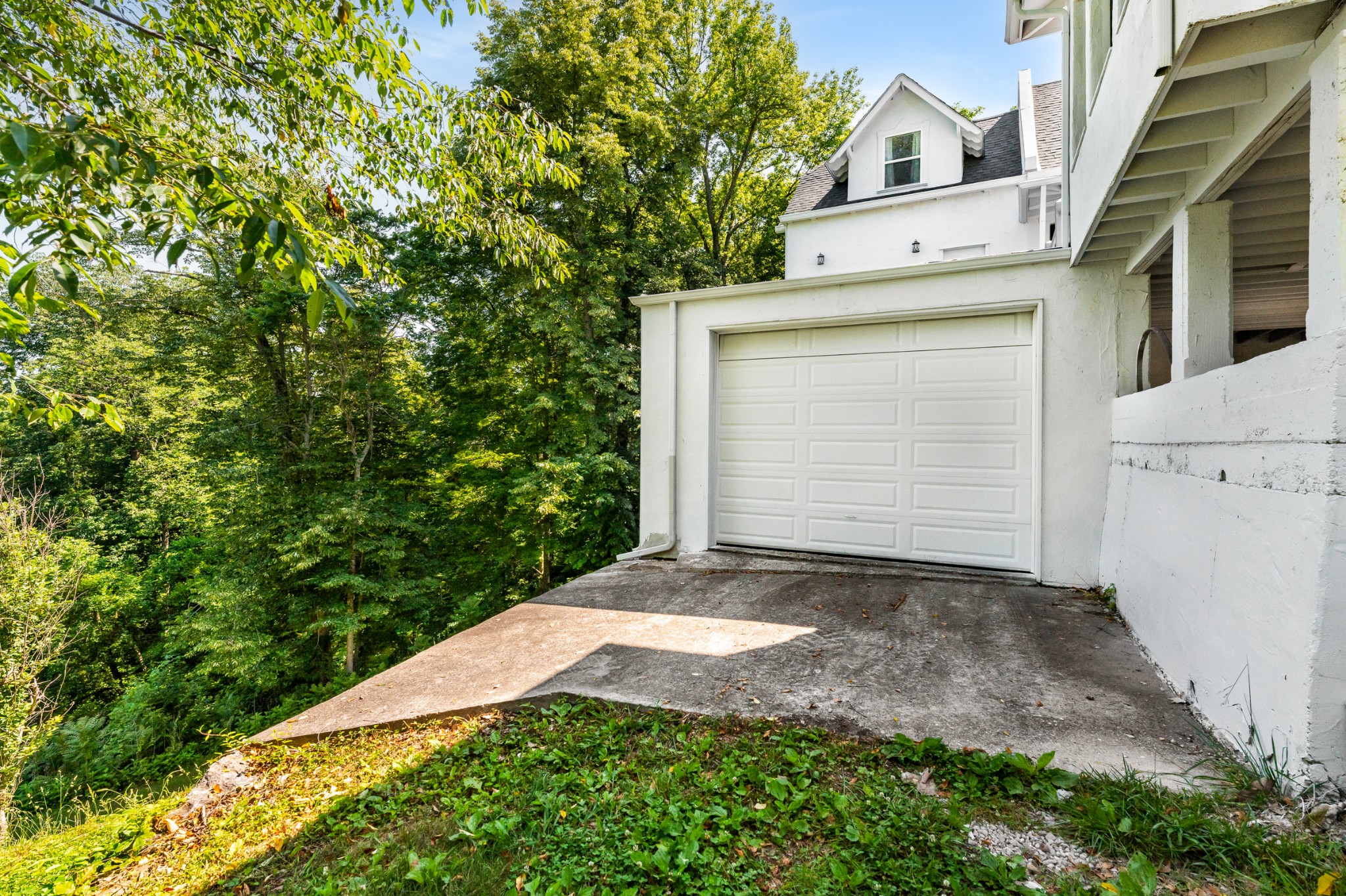 278 Captain Point Silver Point, TN 38582 - Photo 36 of 41 a view of a garage of the house