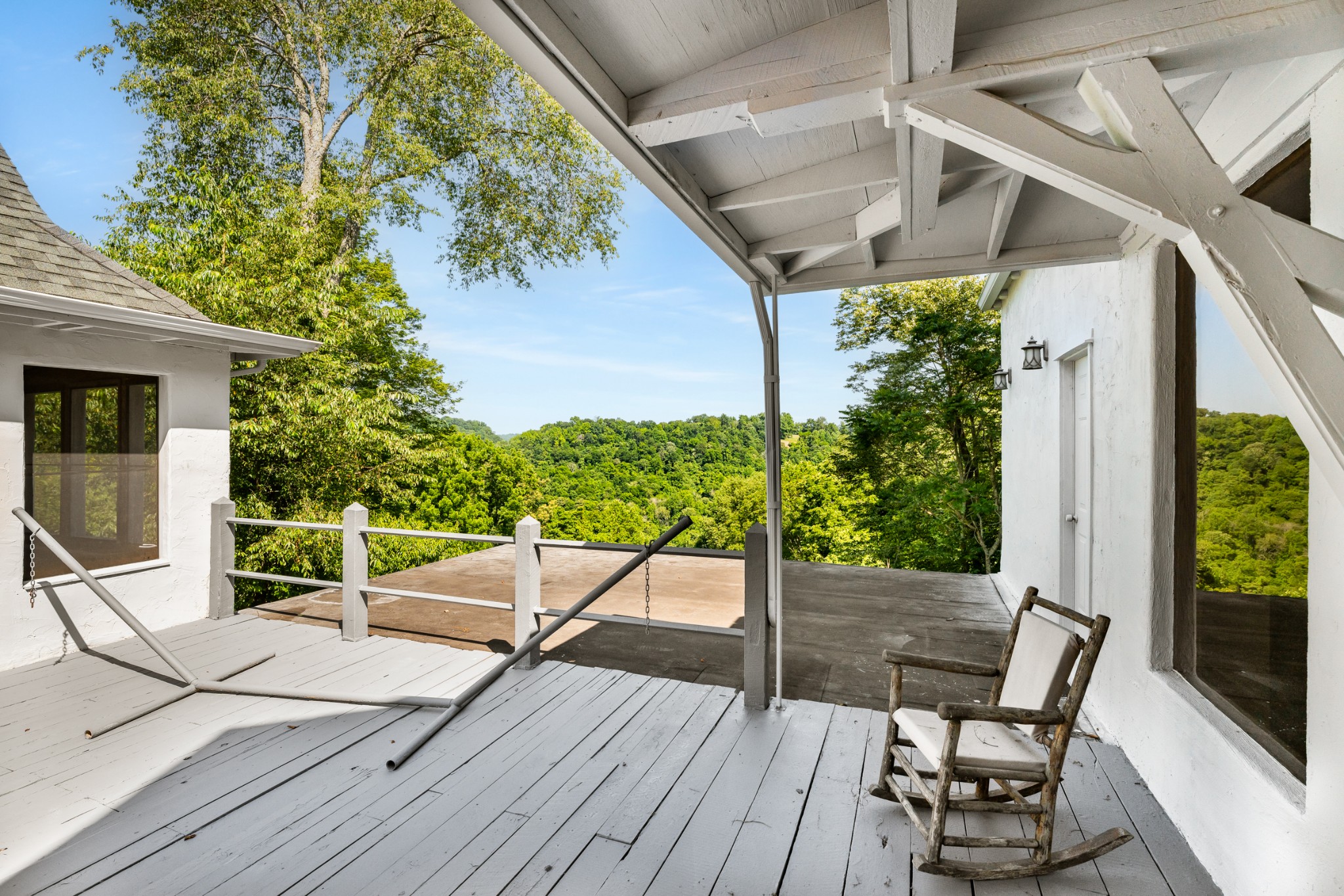 278 Captain Point Silver Point, TN 38582 - Photo 6 of 41 a view of sitting area with furniture