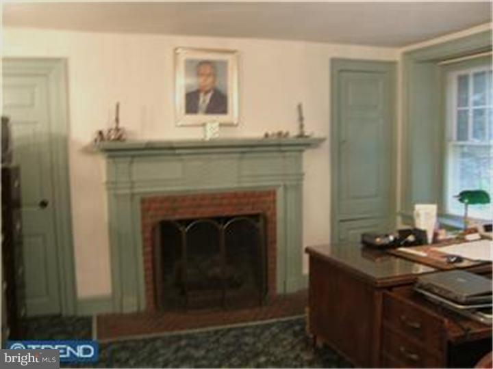 525 Ryers Avenue Cheltenham, PA 19012 - Photo 11 of 13 Office / Study