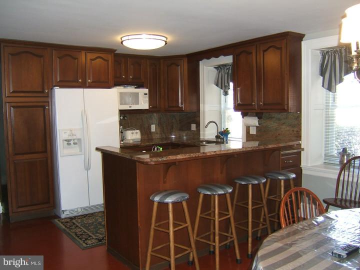 525 Ryers Avenue Cheltenham, PA 19012 - Photo 8 of 13 Kitchen
