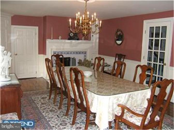 525 Ryers Avenue Cheltenham, PA 19012 - Photo 10 of 13 Dining Room