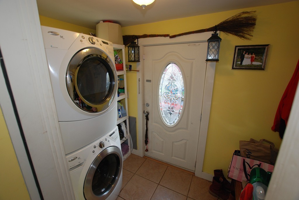 583 Slade Street Fall River, MA 02724 - Photo 7 of 24 Gallery Image 7