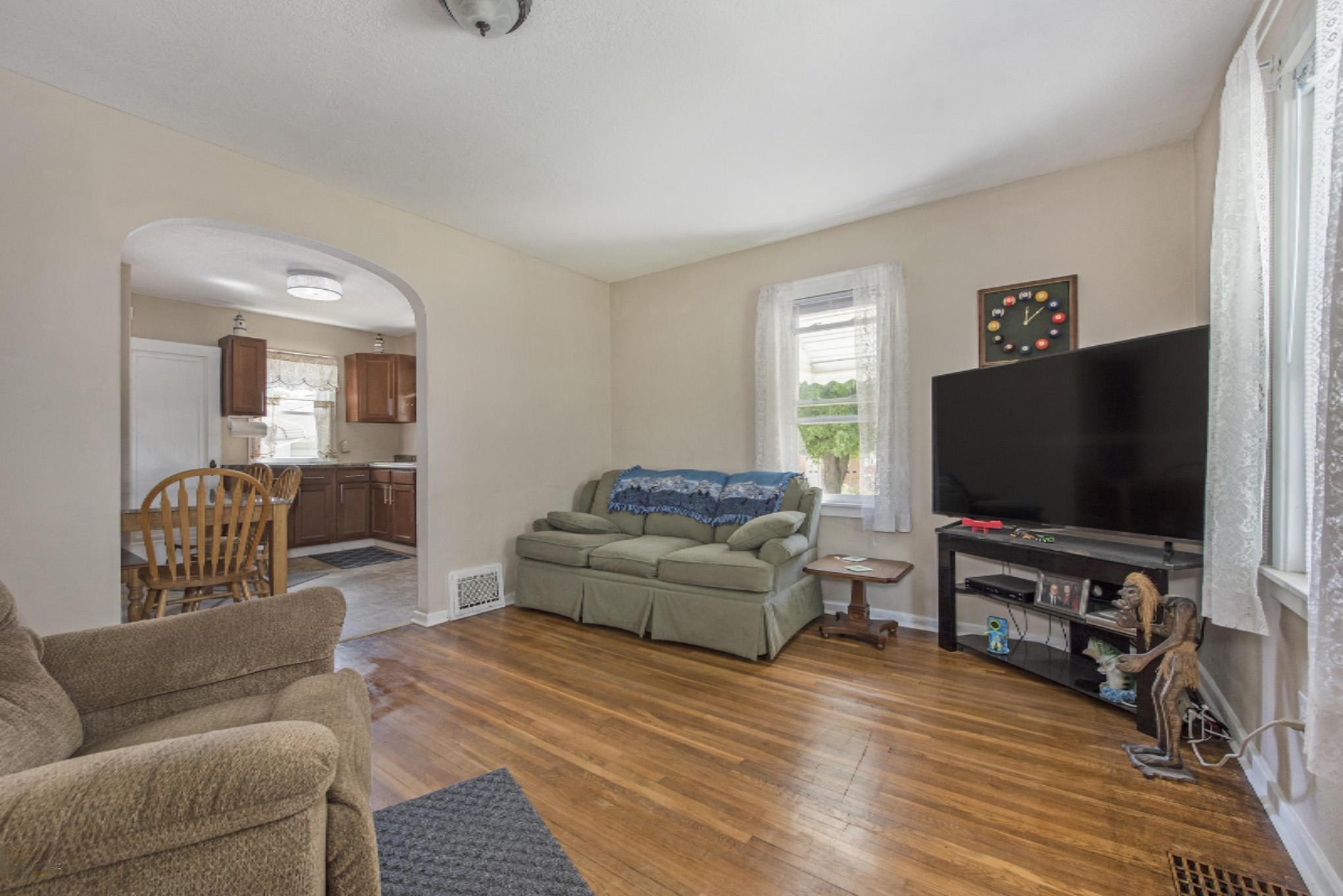 9 Springfield Drive Springfield, MI 49037 - Photo 4 of 19 Springfield Dr_12