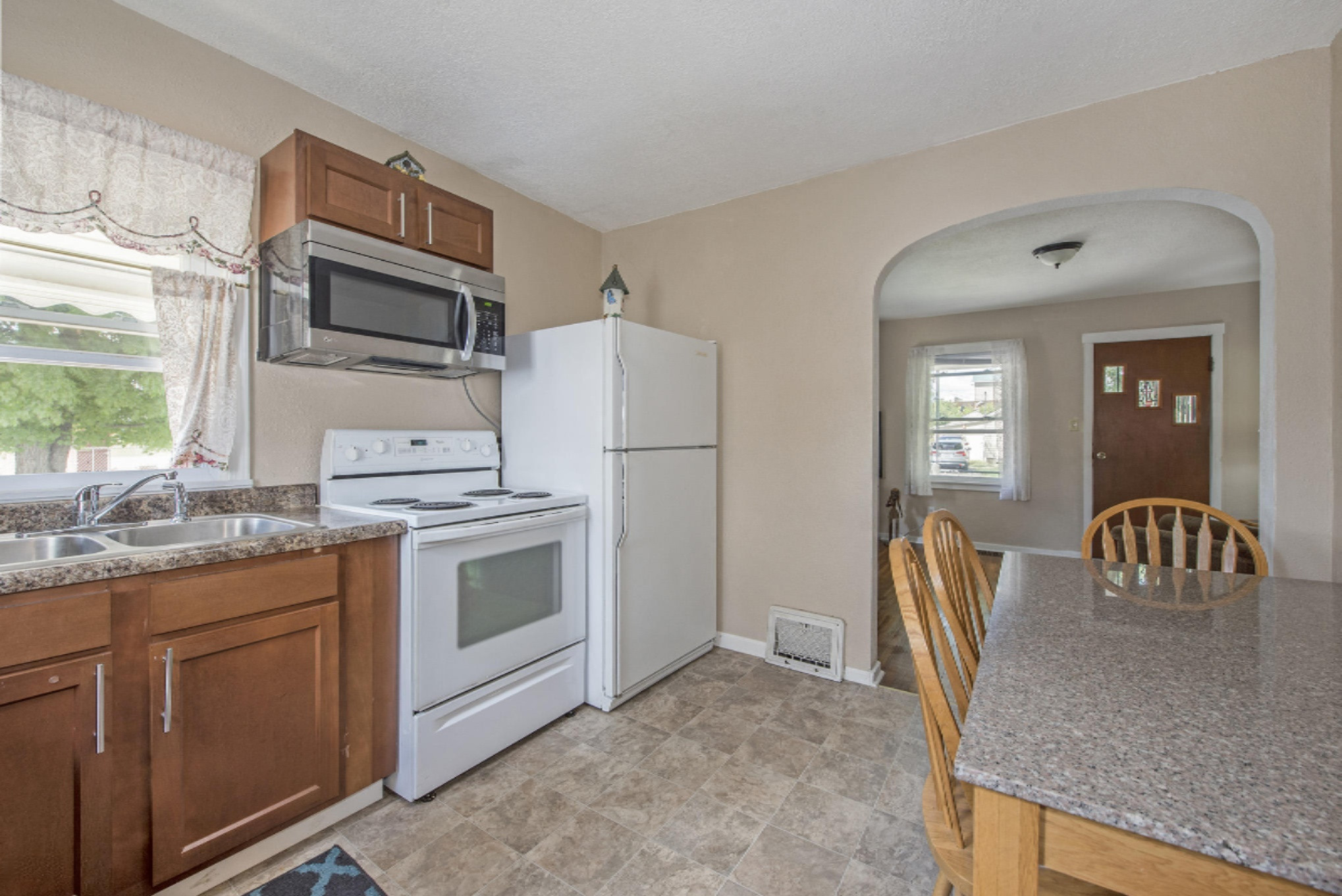 9 Springfield Drive Springfield, MI 49037 - Photo 6 of 19 Springfield Dr_16