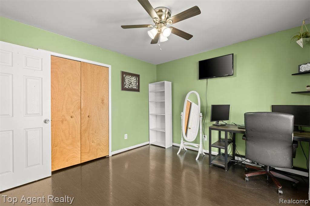 49431 Fuller Road Chesterfield, MI 48051 - Photo 20 of 36