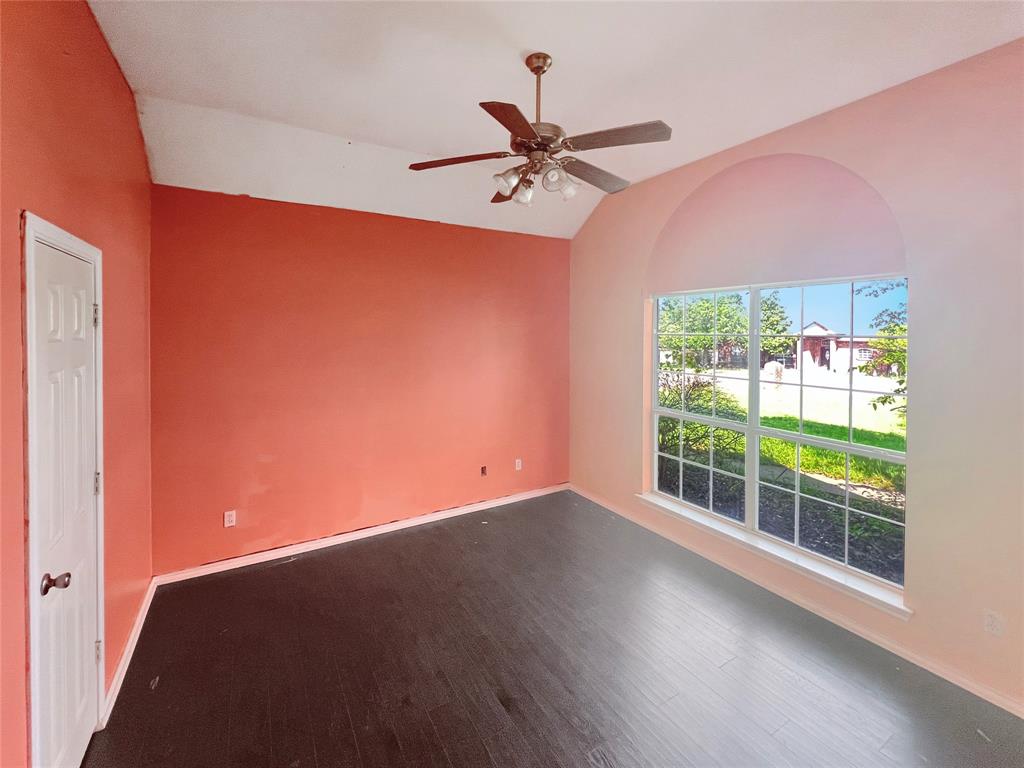3661 Emo Street Midlothian, TX 76065 - Photo 19 of 24 an empty room with windows