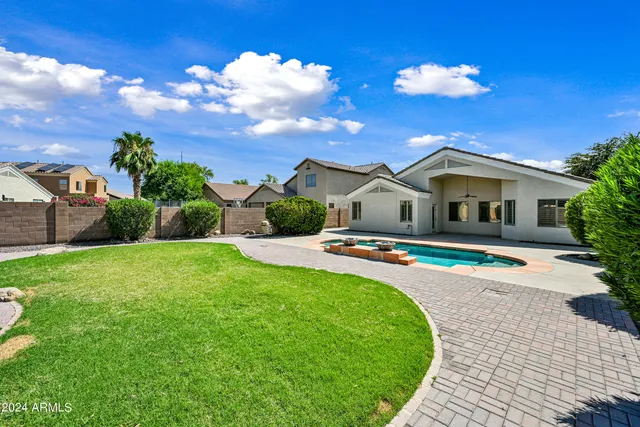 $2,700 | 2222 East Redwood Drive, Chandler, AZ 85286