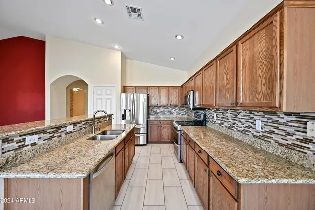 $2,700 | 2222 East Redwood Drive, Chandler, AZ 85286