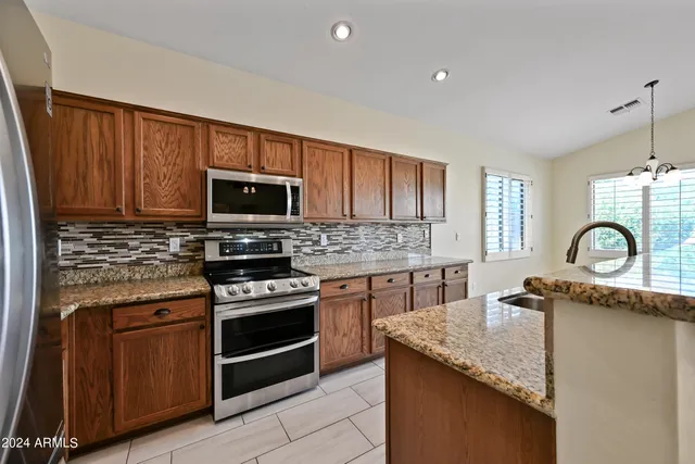 $2,700 | 2222 East Redwood Drive, Chandler, AZ 85286