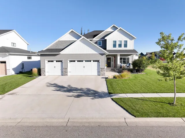 $789,890 | 3755 Houkom Drive East, West Fargo, ND 58078