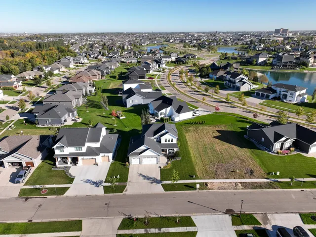 $800,000 | 3755 Houkom Drive East, West Fargo, ND 58078