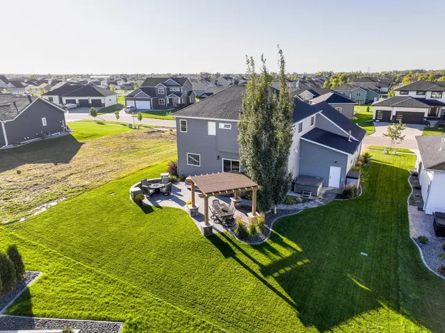 $800,000 | 3755 Houkom Drive East, West Fargo, ND 58078