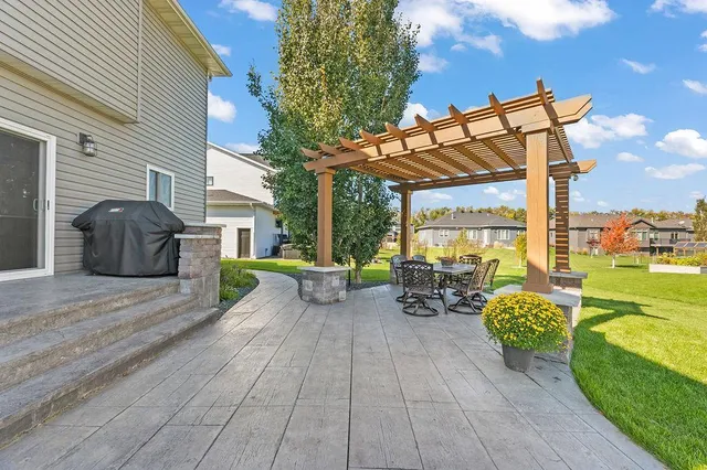 $789,890 | 3755 Houkom Drive East, West Fargo, ND 58078