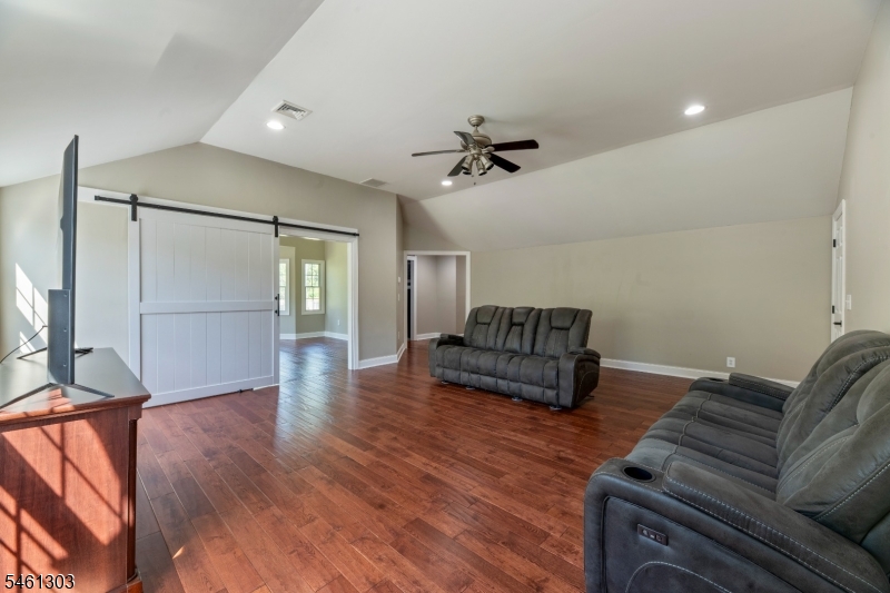 19 Bradford Road Edison, NJ 08820 - Photo 35 of 50 Gallery Image 35