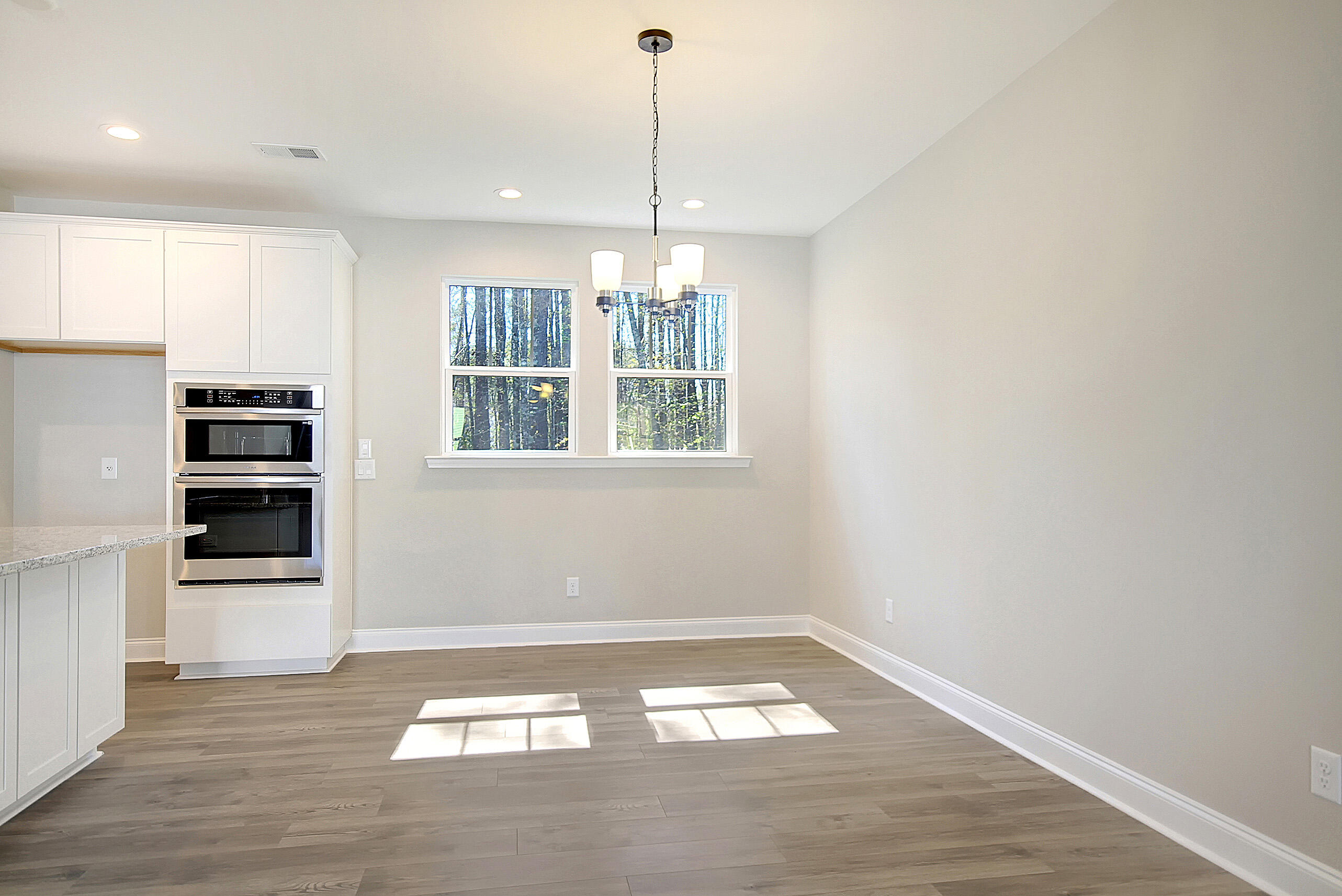 228 Mallard Road Summerville, SC 29483 - Photo 3 of 10 Saluda Kitchen
