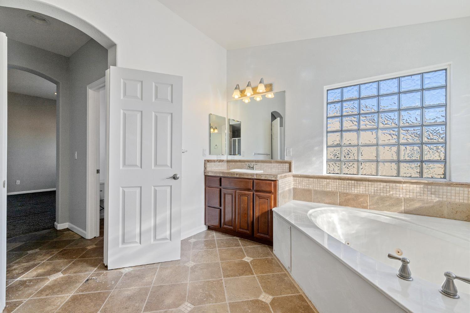 2090 Wisteria Place Manteca, CA 95337 - Photo 37 of 78