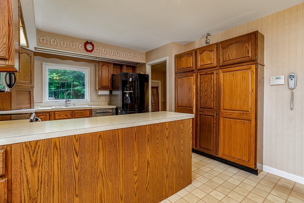 372 Franklin Road Fitchburg, MA 01420 - Photo 11 of 41