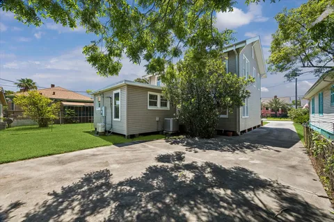 $397,500 | 3910 Avenue R 1/2, Galveston, TX 77550