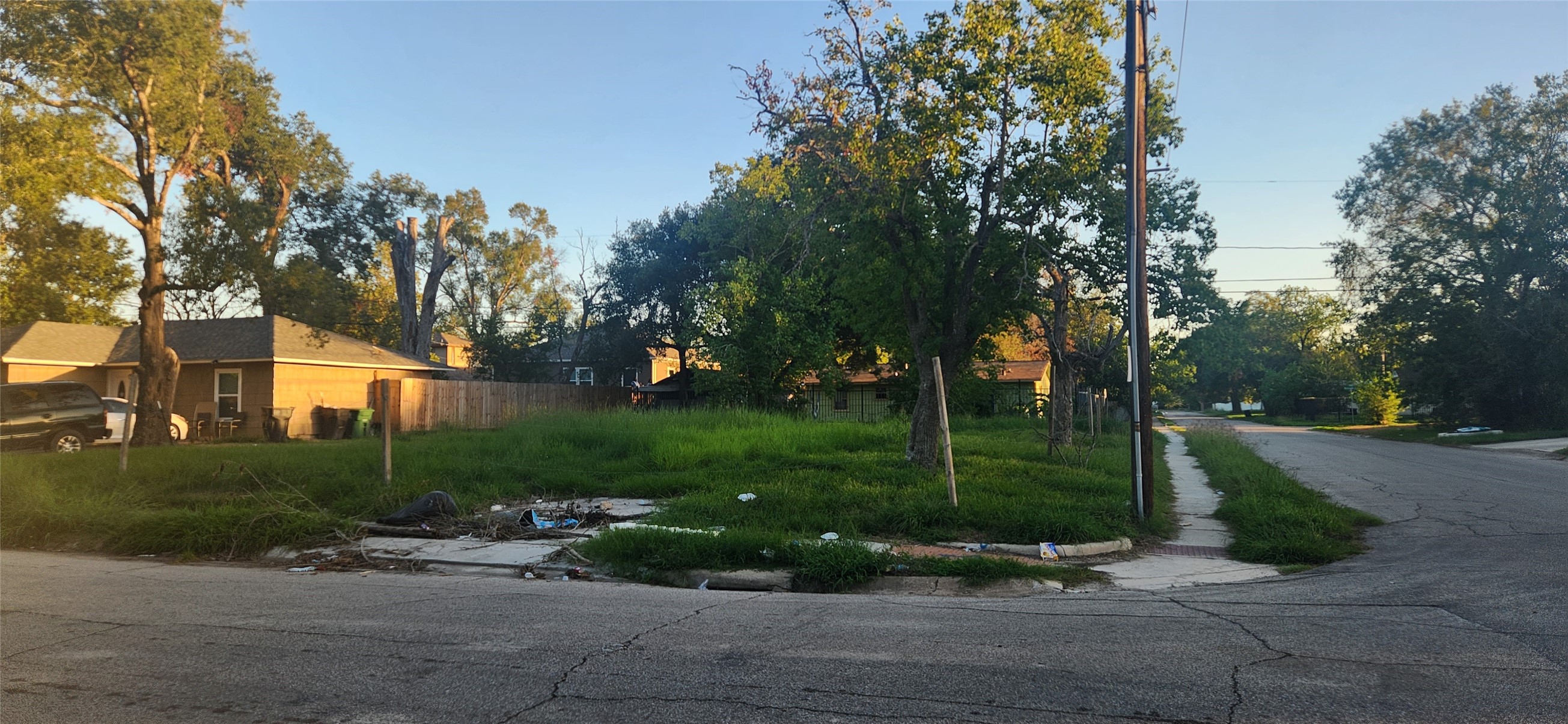 5802 Westover Street Houston, TX 77033 - Photo 2 of 8 a view of a park with plants and trees