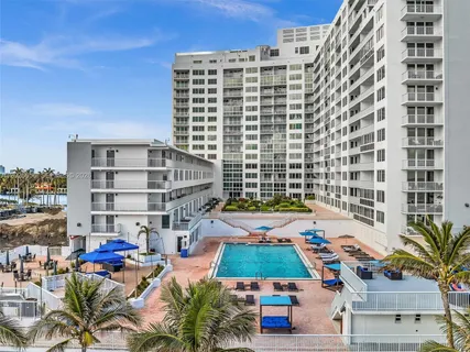 $570,000 | 5401 Collins Avenue, Unit 107, Miami Beach, FL 33140