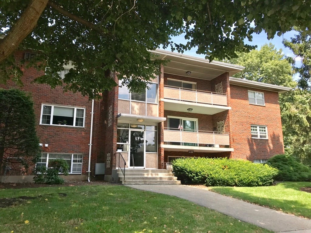 57 Jacqueline Road, Unit 10 Waltham, MA 02452 - Photo 1 of 33 Gallery Image 1