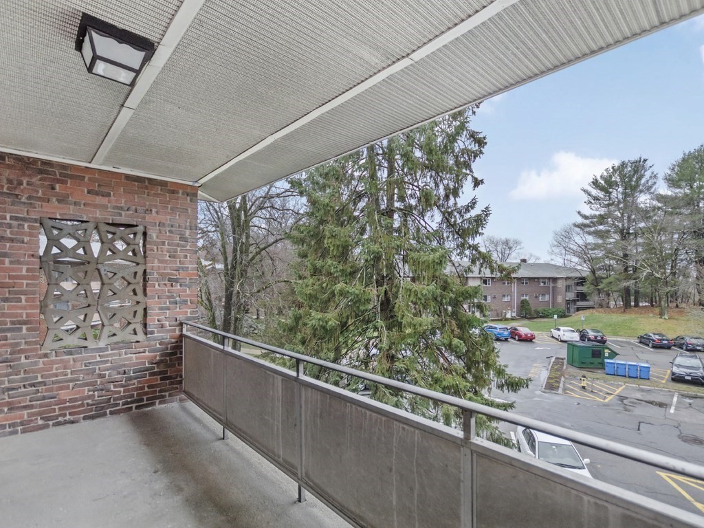 57 Jacqueline Road, Unit 10 Waltham, MA 02452 - Photo 27 of 33 Gallery Image 27