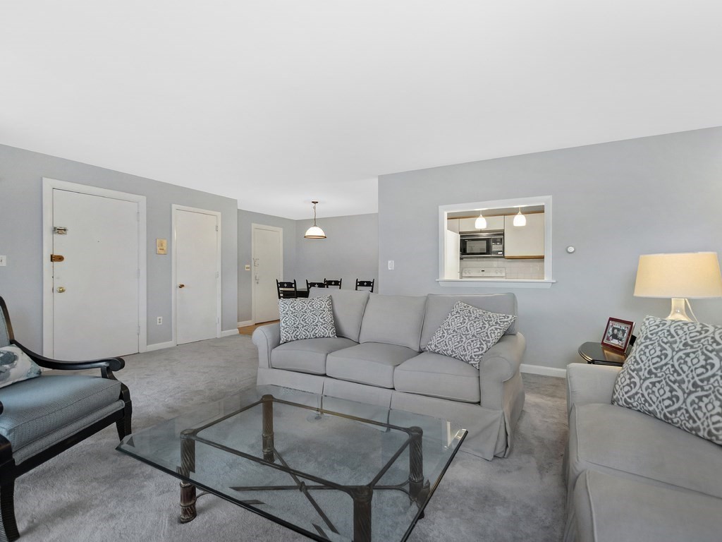 57 Jacqueline Road, Unit 10 Waltham, MA 02452 - Photo 5 of 33 Gallery Image 5