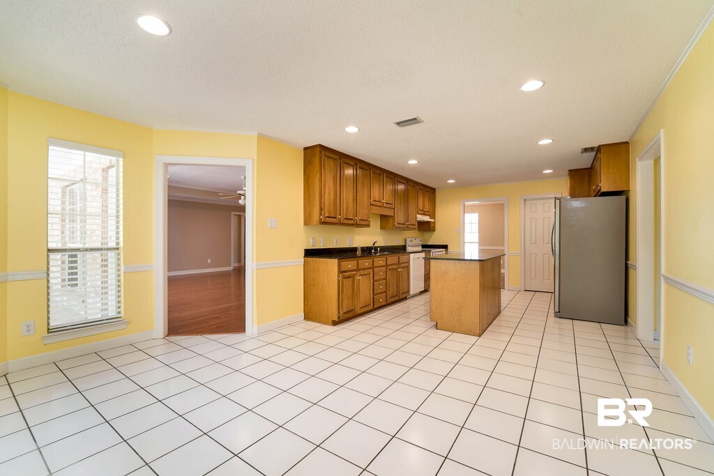 644 Southern Way Daphne, AL 36527 - Photo 9 of 27