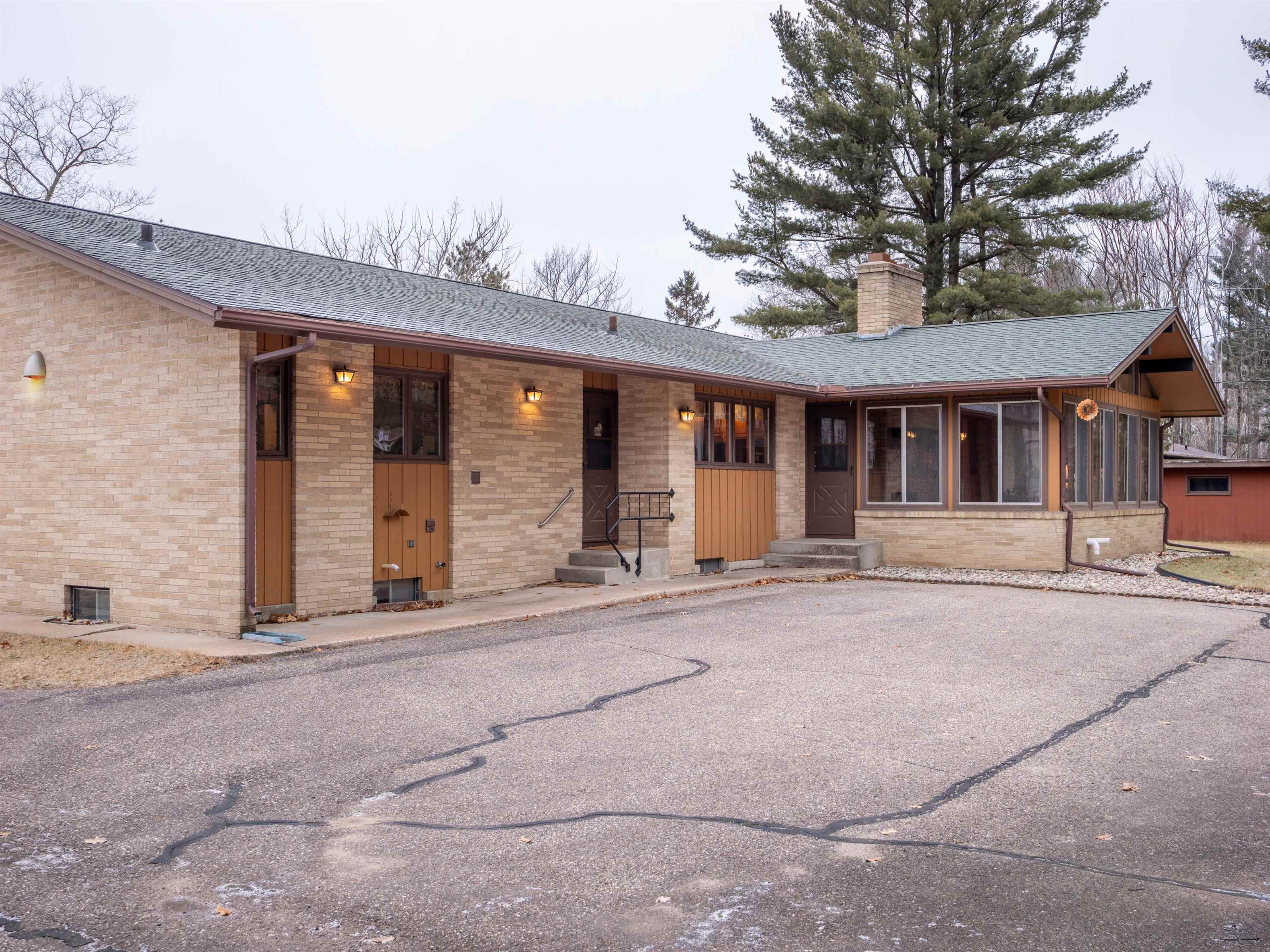 309 Division Street North Stevens Point, WI 54481 - Photo 3 of 22