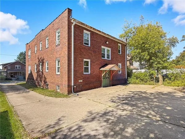 $225,000 | 99 South Myers Avenue, Sharon, PA 16146