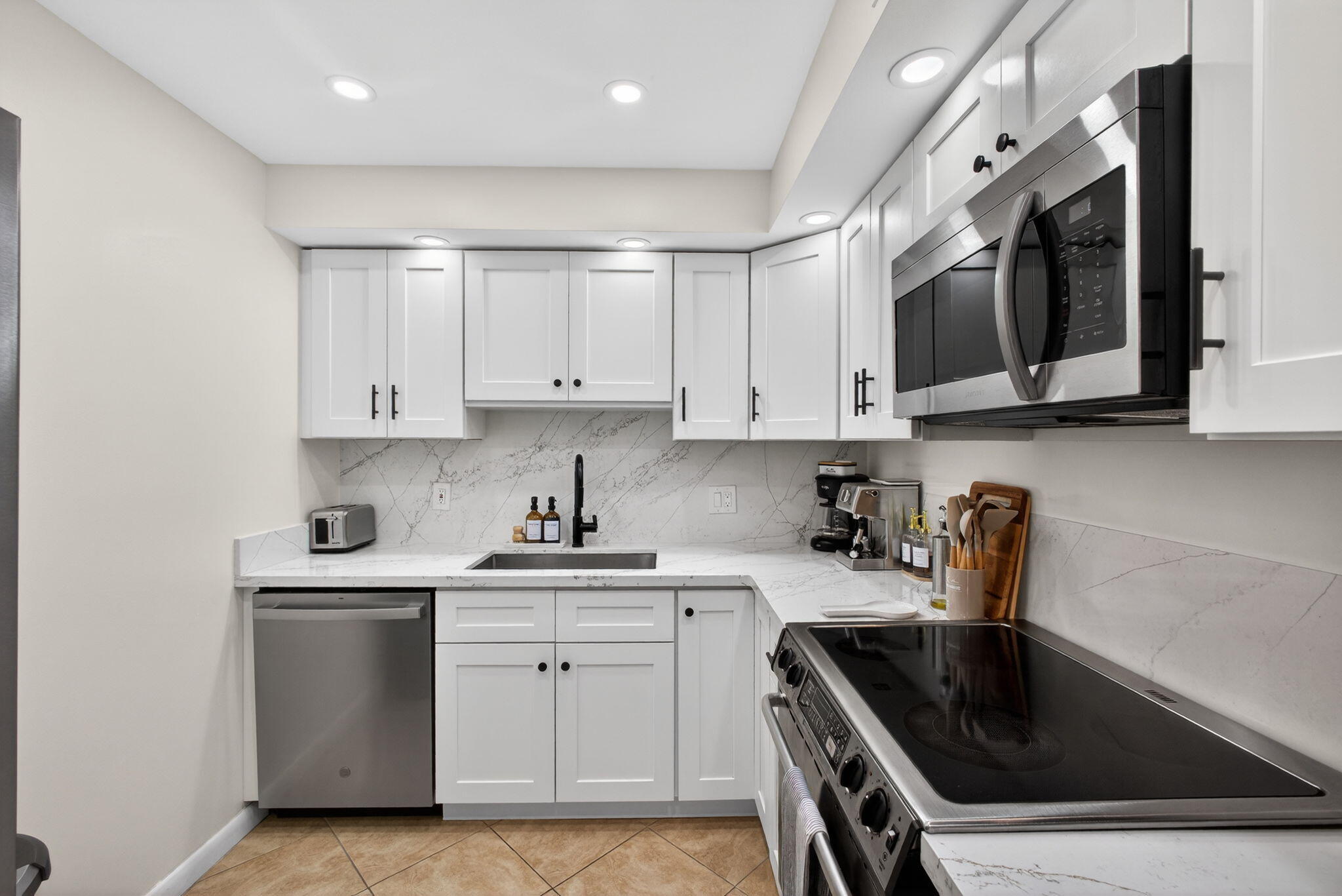 336 Golfview Road, Unit 414 North Palm Beach, FL 33408 - Photo 15 of 57 KITCHEN