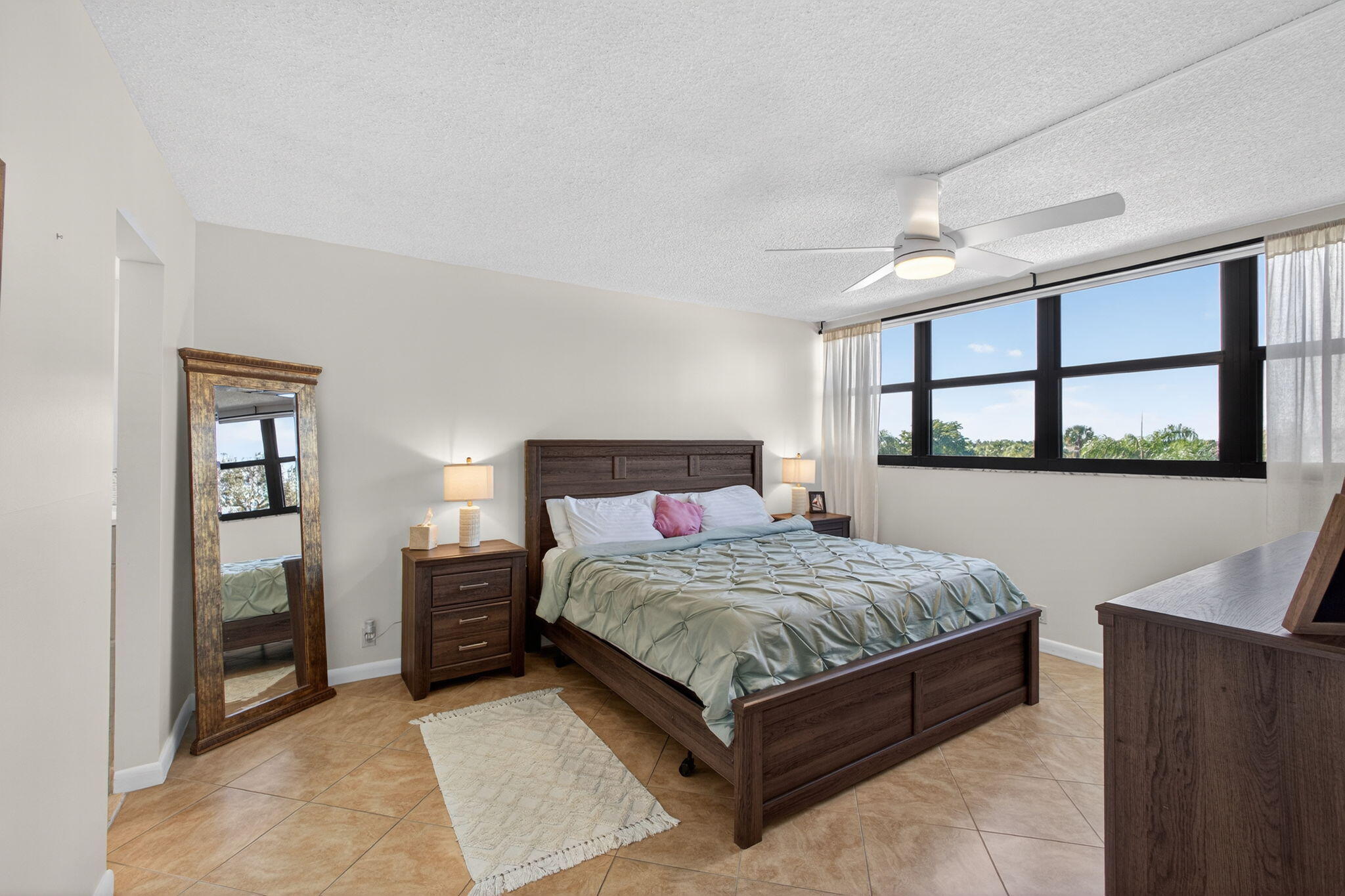 336 Golfview Road, Unit 414 North Palm Beach, FL 33408 - Photo 19 of 57 MASTER BED