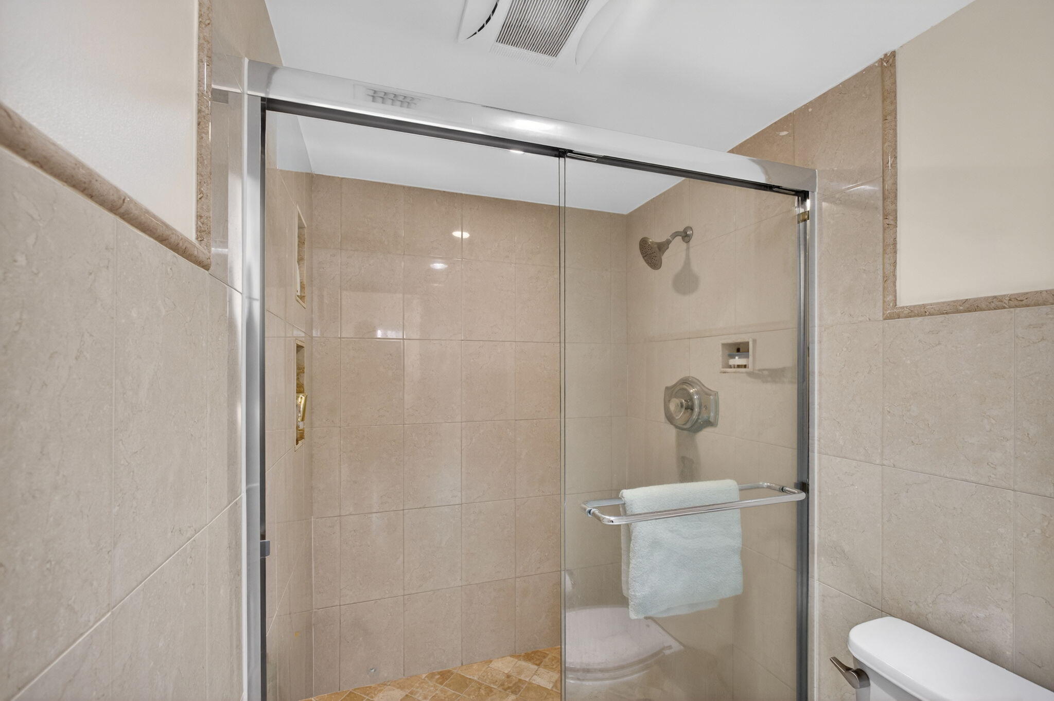 336 Golfview Road, Unit 414 North Palm Beach, FL 33408 - Photo 26 of 57 MASTER BATH