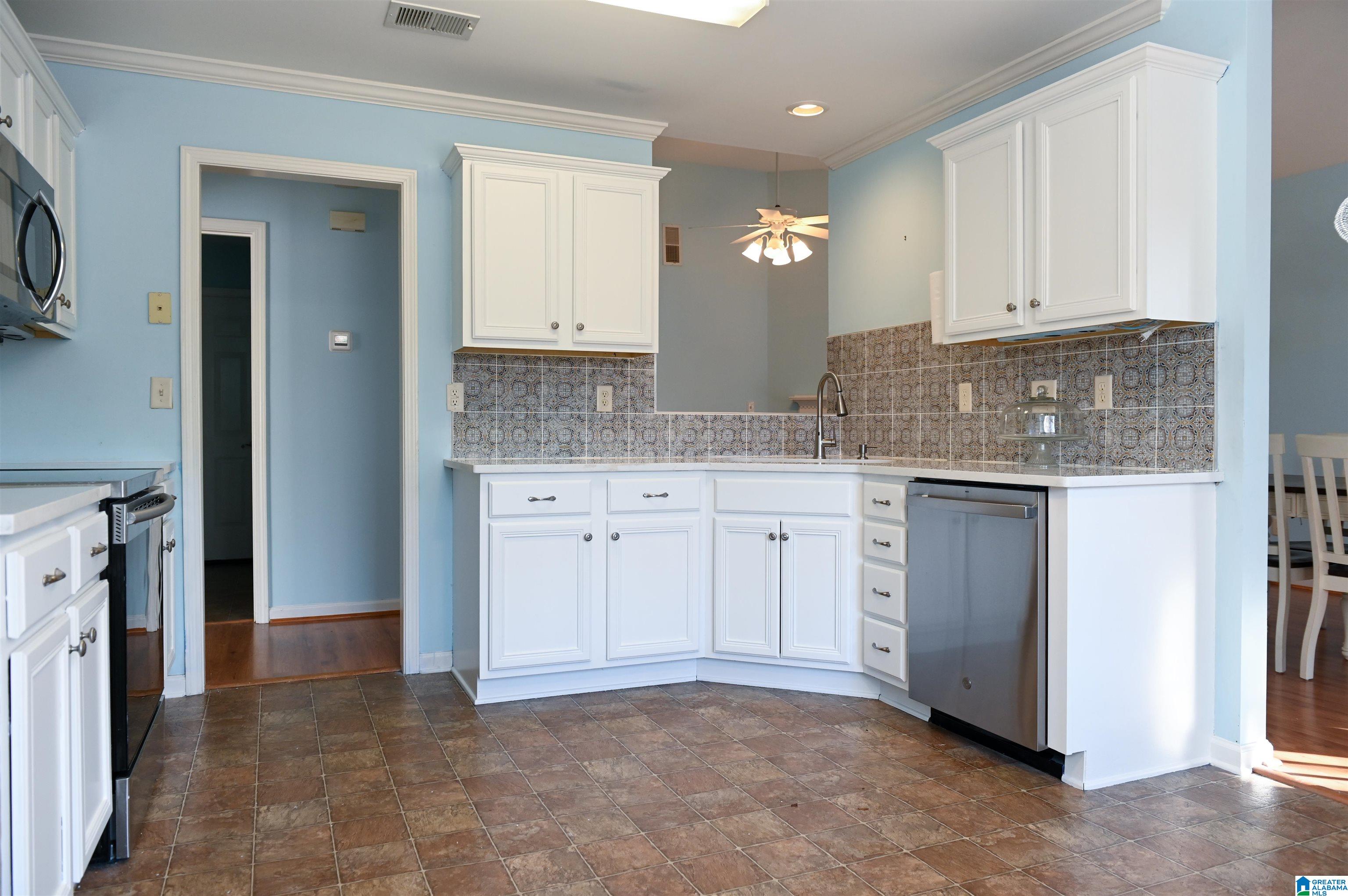 133 Paddington Station Alabaster, AL 35114 - Photo 5 of 36