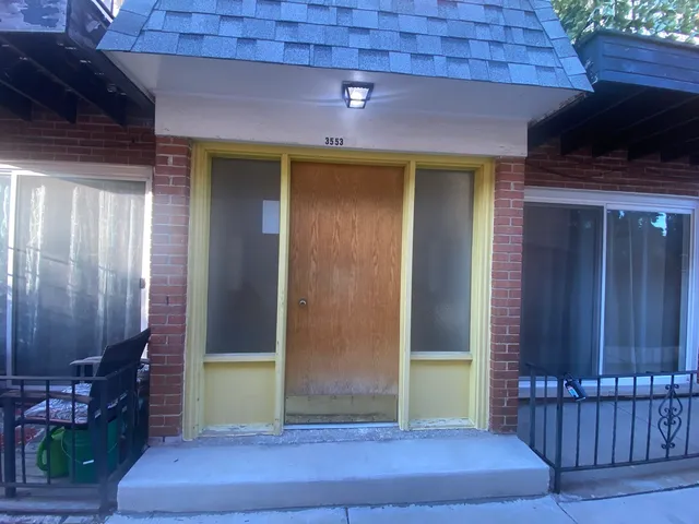 $2,000 | 3553 North Neenah Avenue, Unit 201, Chicago, IL 60634