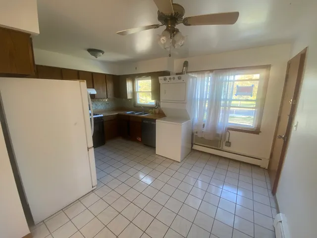 $2,000 | 3553 North Neenah Avenue, Unit 201, Chicago, IL 60634