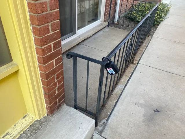 $2,000 | 3553 North Neenah Avenue, Unit 201, Chicago, IL 60634