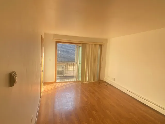 $2,000 | 3553 North Neenah Avenue, Unit 201, Chicago, IL 60634